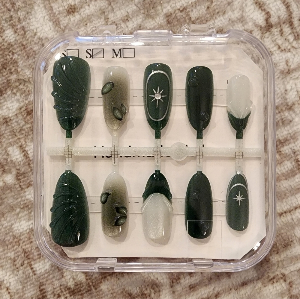 Emerald Green 3D Hand-Crafted Almond Press-On Nails​ - Size Small